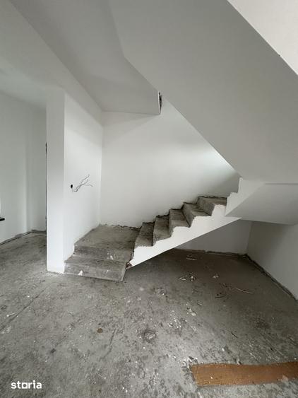 Casă cu 5 camere cu Teren 200 Mp în Brestei