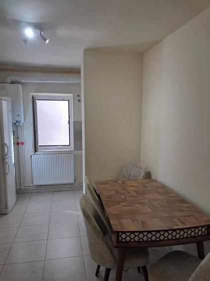Apartament cu 2 camere decomandat în Km 5