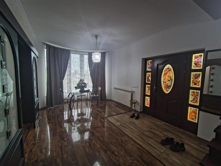 Casă individuală cu 5 camere cu Teren 1600 Mp în Moara