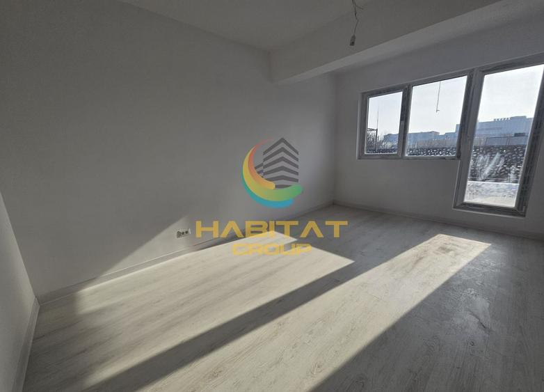 Penthouse cu 3 camere semidecomandat în Splaiul Unirii