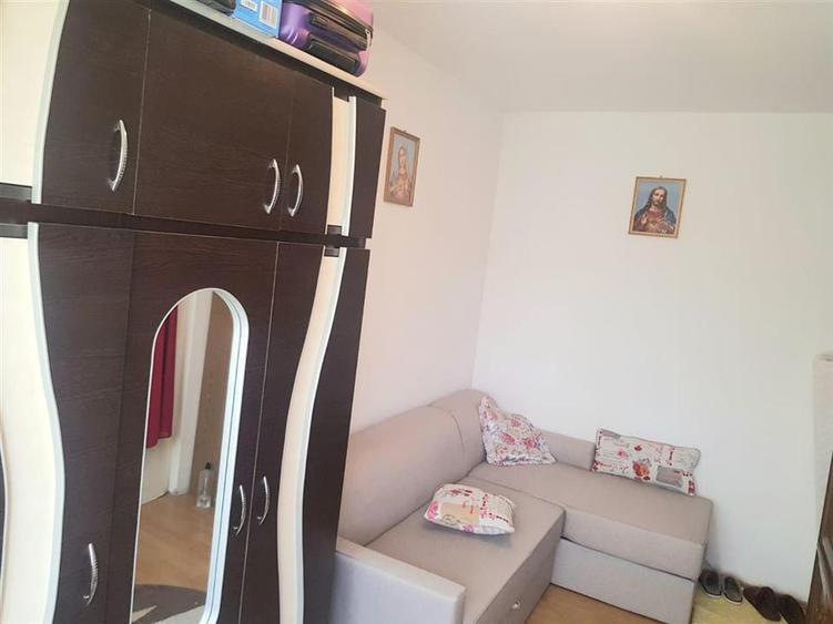 Apartament cu 2 camere nedecomandat, mobilat în Vasile Aaron