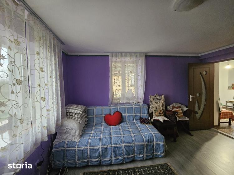 Casă cu 5 camere cu Teren 741 Mp în Dobra