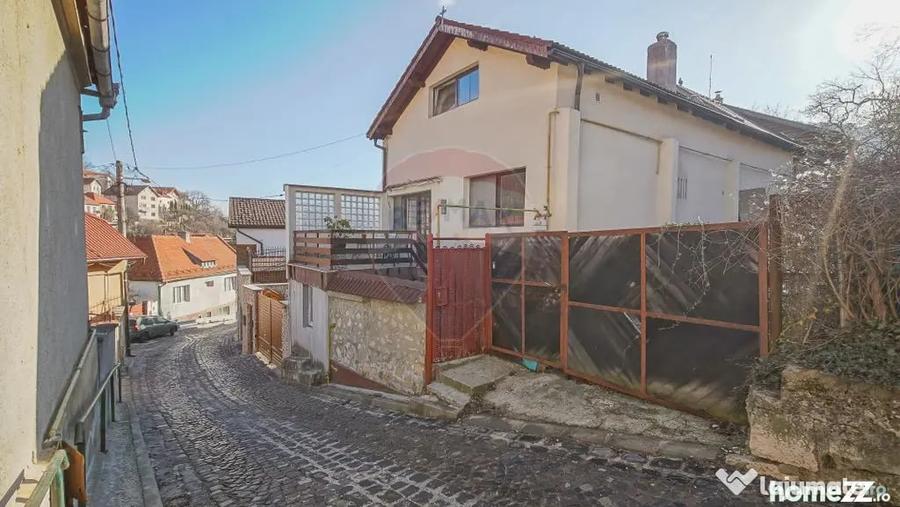 Casă cu 4 camere cu Teren 108 Mp în Schei