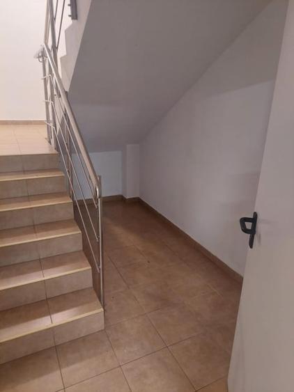 Spațiu comercial, de 84 mp, în Sărari