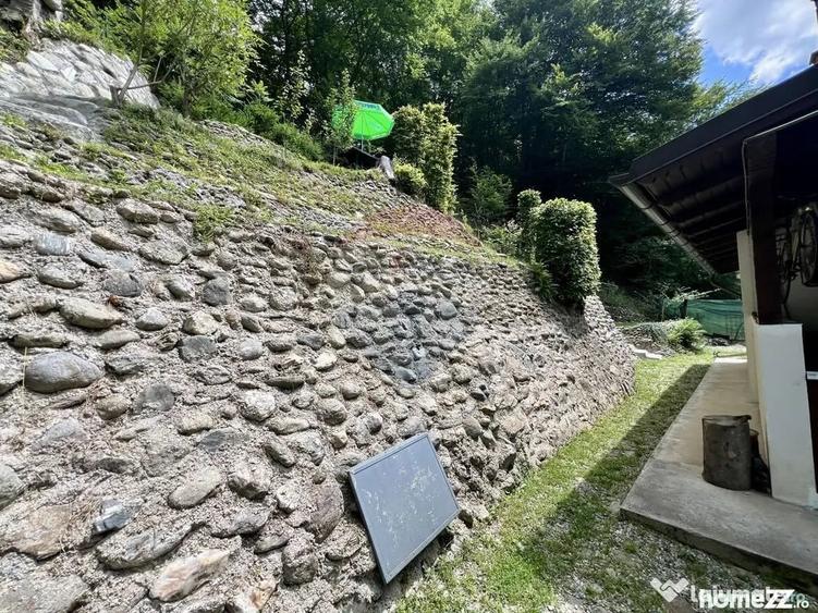 Casă cu 8 camere cu Teren 575 Mp în Porumbacu de Sus