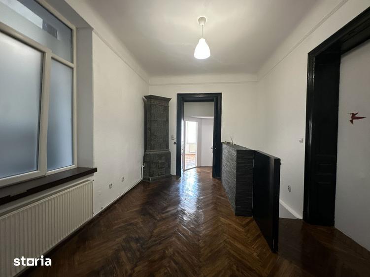 Apartament cu 4 camere în Centrul Civic