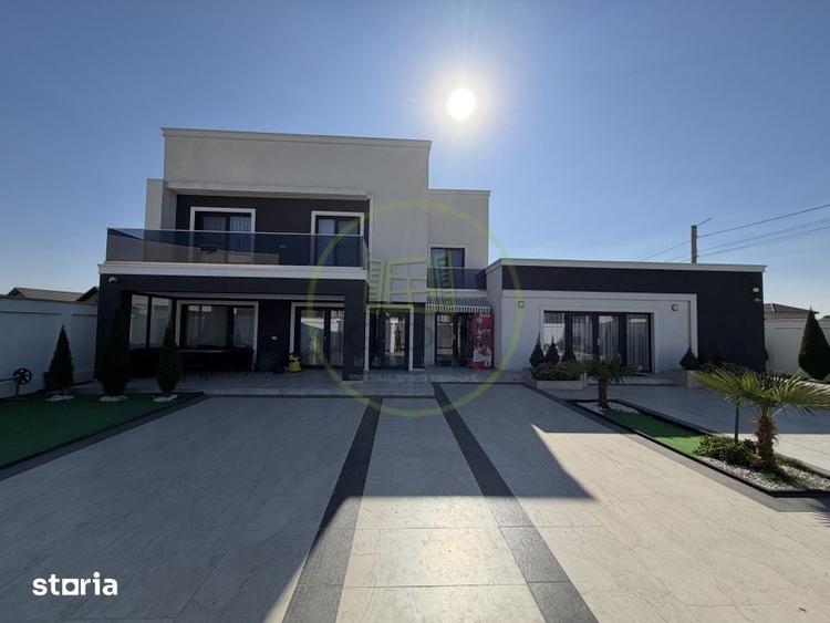 Casă cu 5 camere cu Teren 558 Mp în Malu Mare