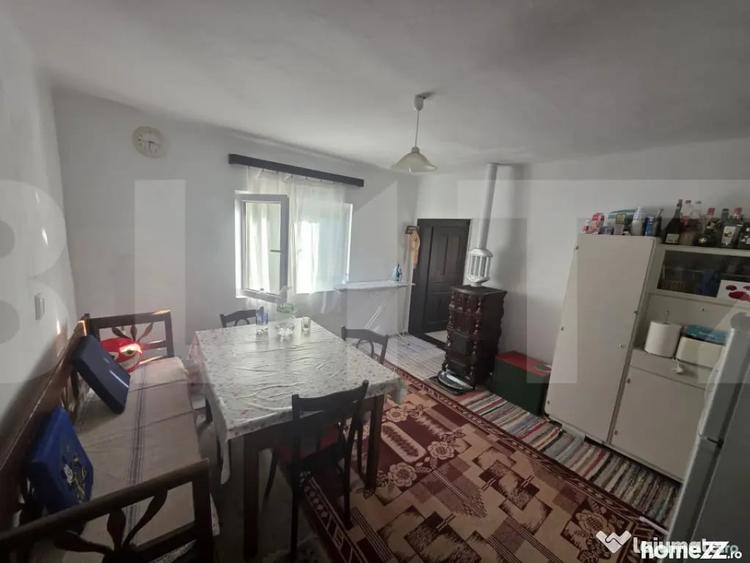 Casă cu 3 camere cu Teren 1957 Mp în Bita
