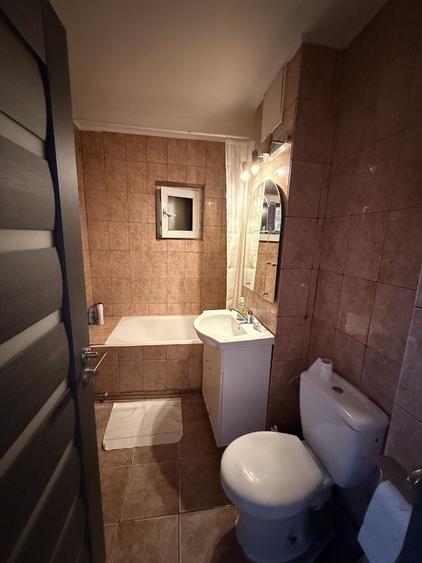Apartament cu 3 camere decomandat în Mofleni