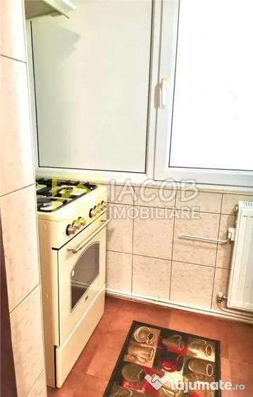 Apartament cu 3 camere decomandat în Alecu Russo
