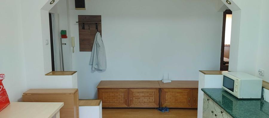 Apartament cu 2 camere decomandat în Soarelui