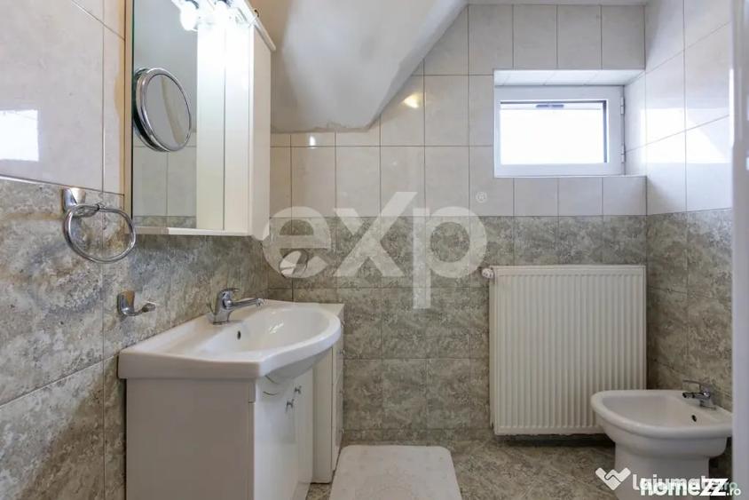 Casă cu 5 camere cu Teren 3659 Mp în Sărata