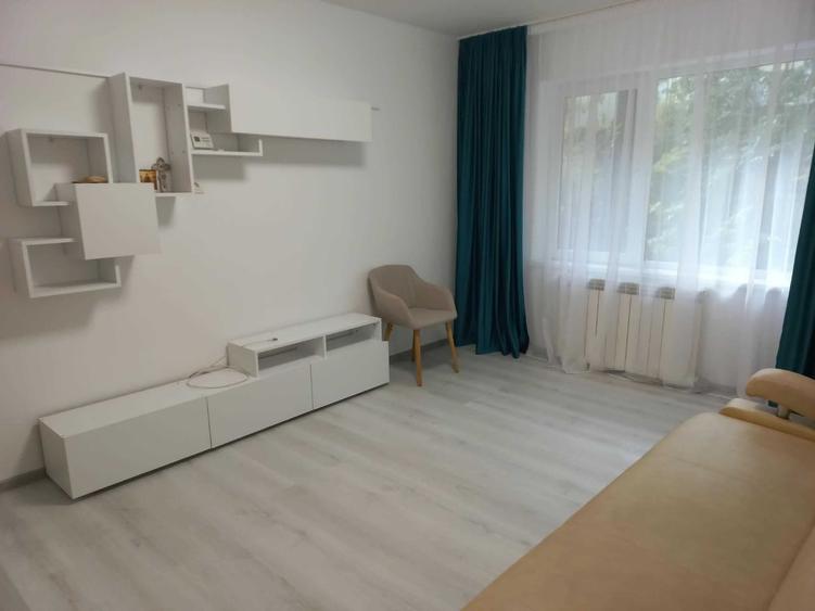 Apartament cu 3 camere decomandat în Ozana