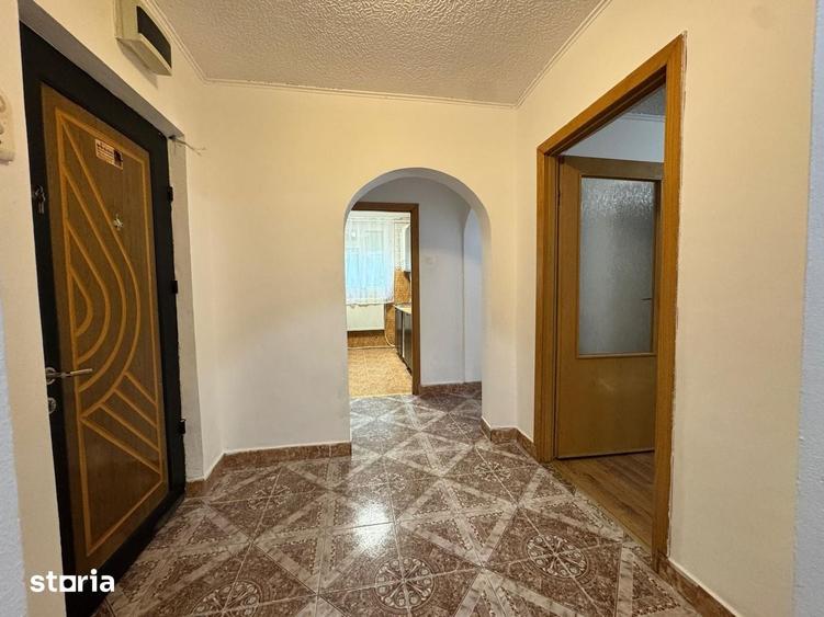 Apartament cu 2 camere decomandat în Republicii