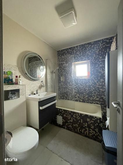 Apartament cu 3 camere decomandat în Cetate
