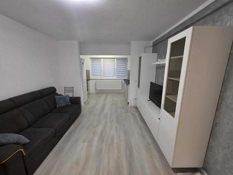 Apartament cu 3 camere decomandat, mobilat în Rediu