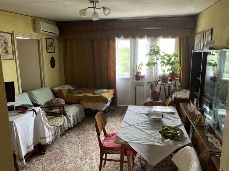 Apartament cu 3 camere decomandat în Traian