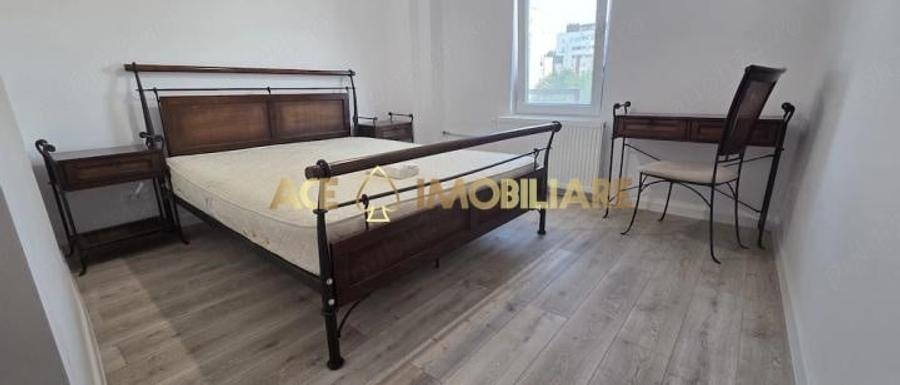 Apartament cu 3 camere semidecomandat, mobilat în Berceni