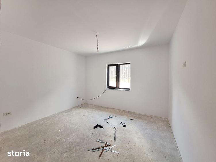 Casă cu 4 camere cu Teren 300 Mp în Mărgineni