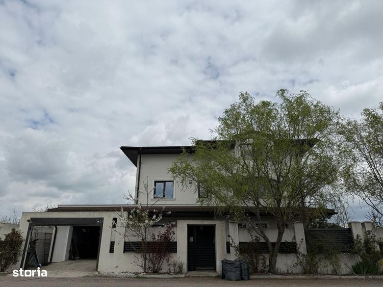 Casă cu 4 camere în Corbeanca