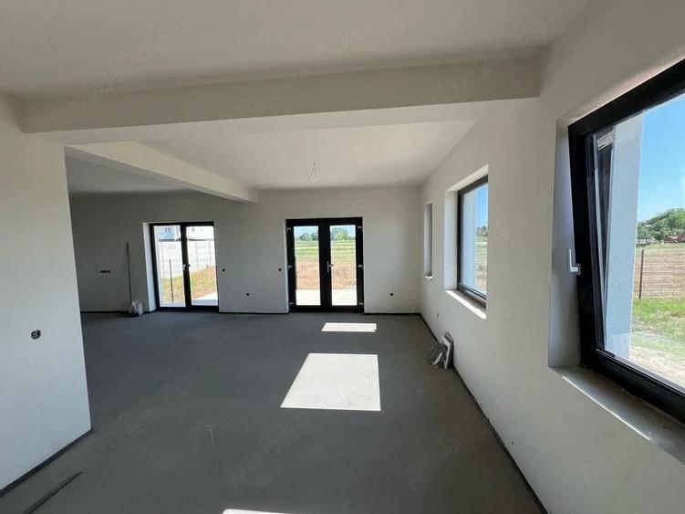 Casă cu 3 camere cu Teren 700 Mp în Vetiș