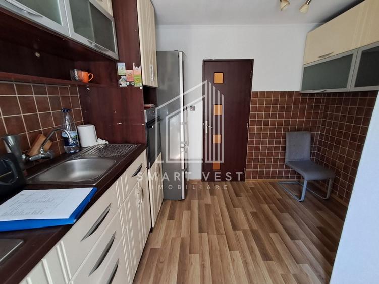 Apartament cu 4 camere decomandat în Micro 16