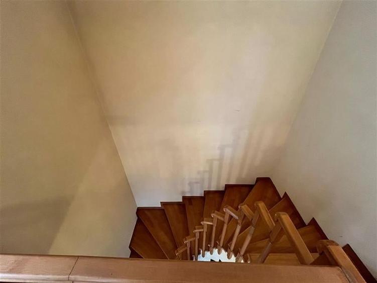 Apartament cu 5 camere decomandat în Platou