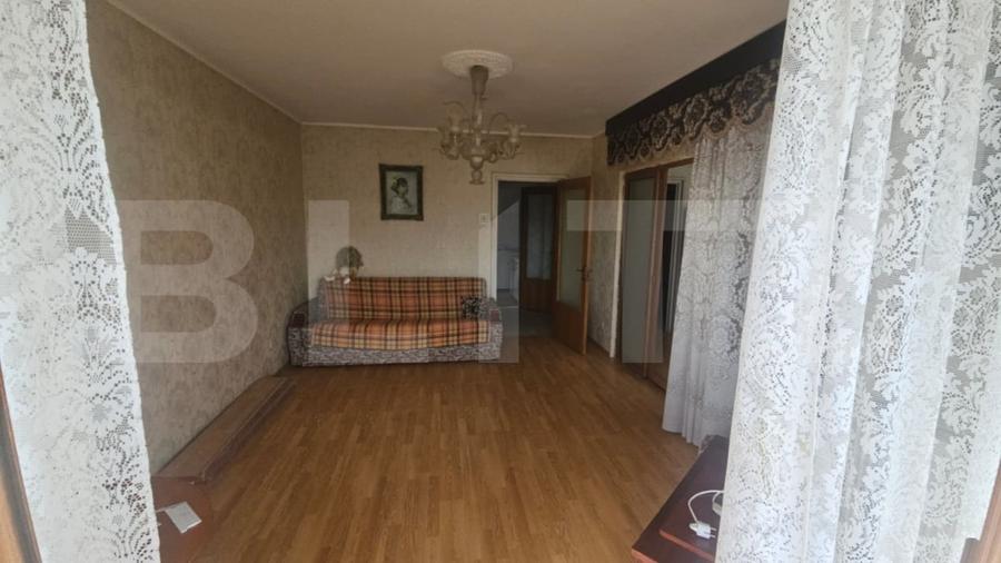 Apartament cu 3 camere decomandat, mobilat în Micro 39