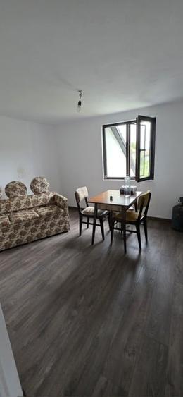 Casă cu 5 camere cu Garaj în Văleni-Dâmbovița
