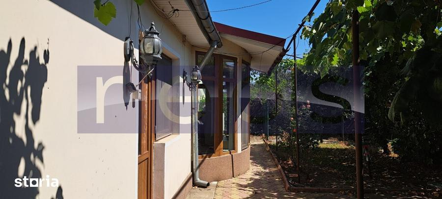 Casă cu 4 camere decomandat cu Teren 2500 Mp în Central