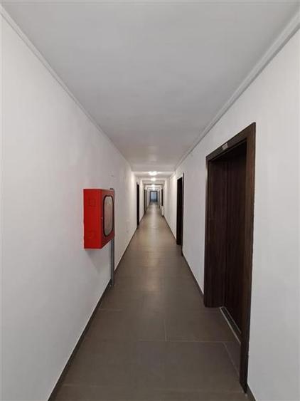 Apartament cu 20 camere semidecomandat în Iris