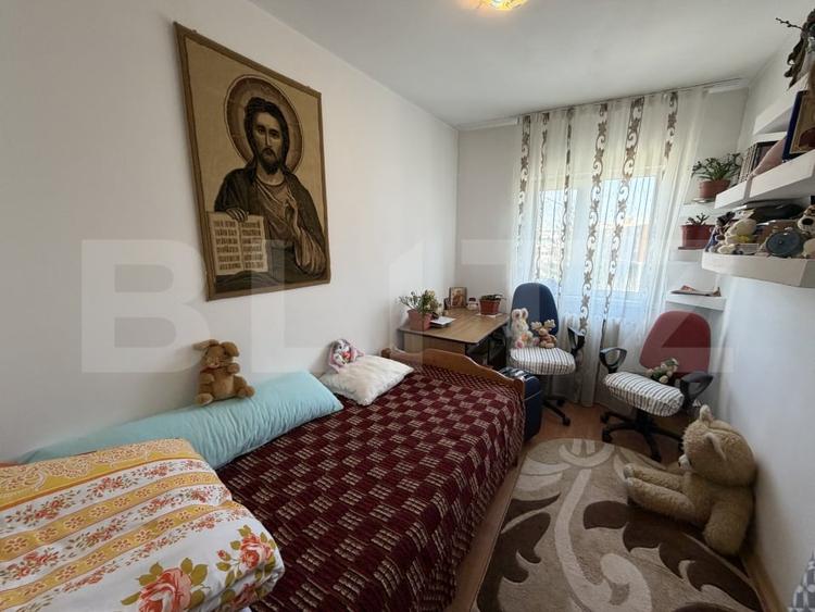 Apartament cu 3 camere decomandat, mobilat în 9 Mai