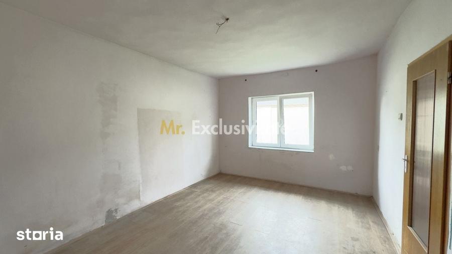 Casă cu 3 camere cu Teren 3263 Mp în Central
