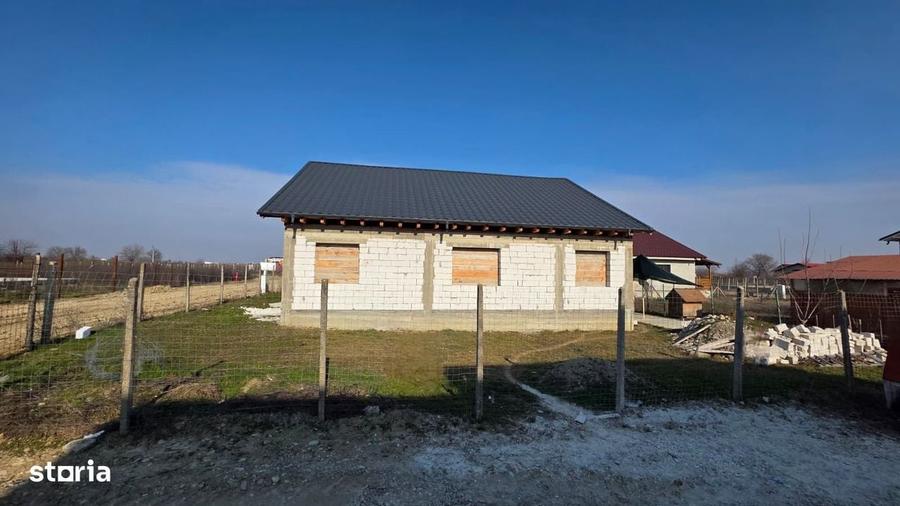 Casă cu 4 camere în Câmpineanca