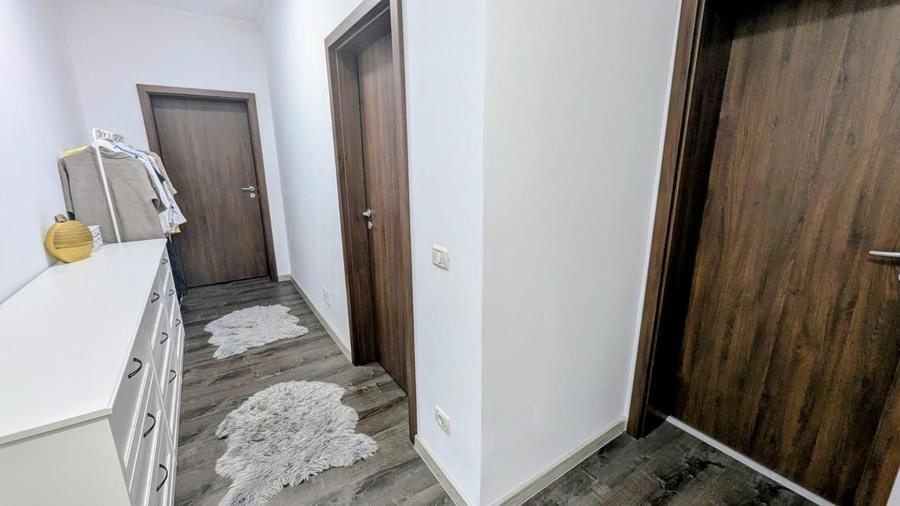 Apartament cu 3 camere decomandat, mobilat în Girocului