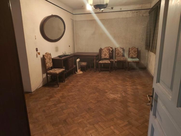 Casă individuală cu 5 camere cu Canalizare în Central