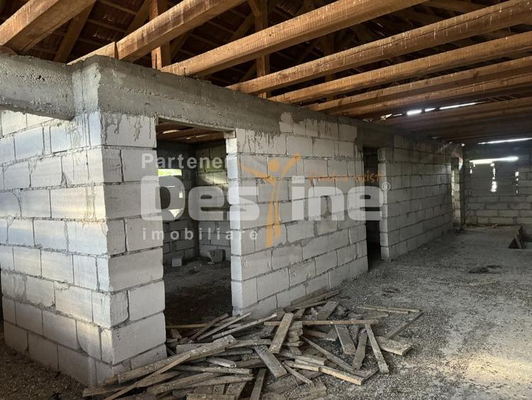 Casă individuală cu 4 camere cu Canalizare în Simeria