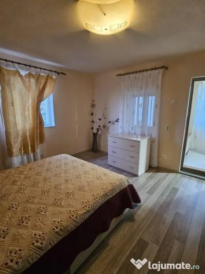 Casă cu 3 camere cu Teren 1090 Mp în Pielești