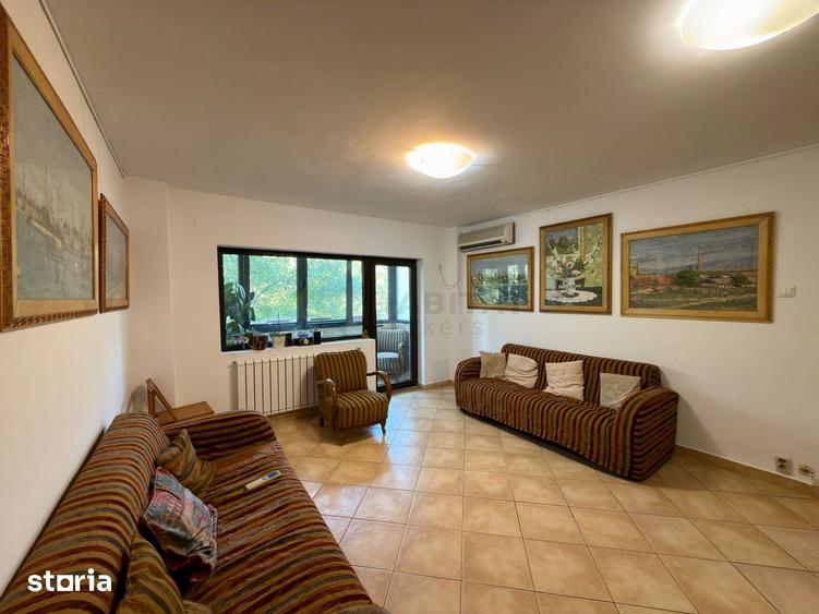 Apartament cu 4 camere decomandat în Cișmigiu