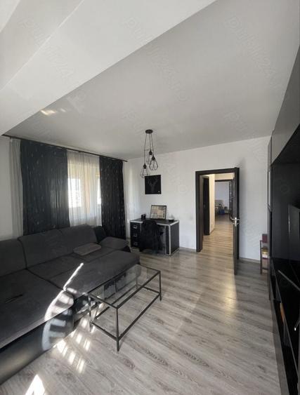 Apartament cu 2 camere decomandat în Apărătorii Patriei