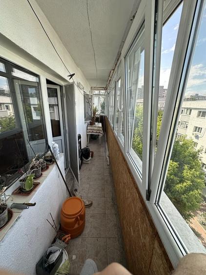 Apartament cu 3 camere semidecomandat în Dristor