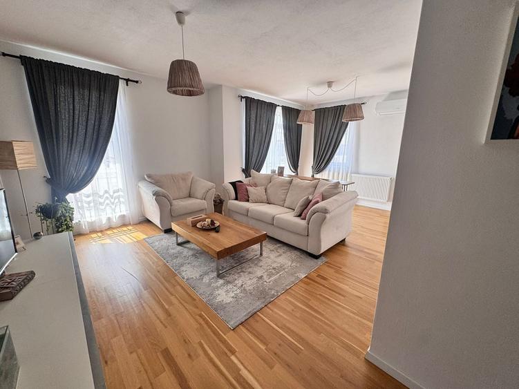Apartament cu 3 camere decomandat, mobilat în Șelimbăr