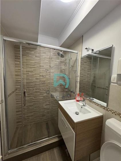 Apartament cu 4 camere decomandat în Centrul Civic