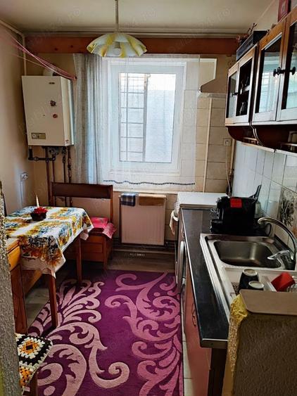 Apartament cu 3 camere semidecomandat în Turda