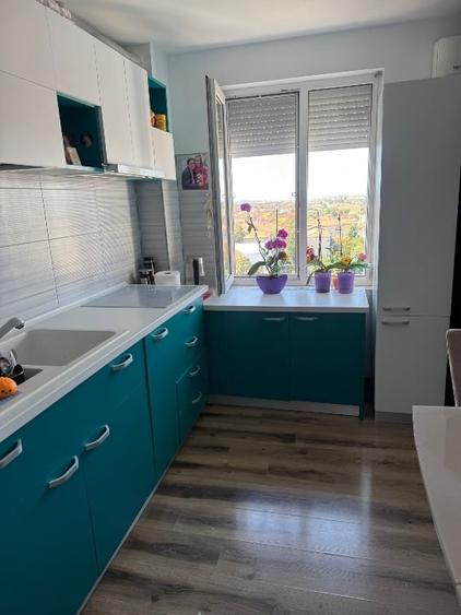 Apartament cu 3 camere decomandat, mobilat în Iosia