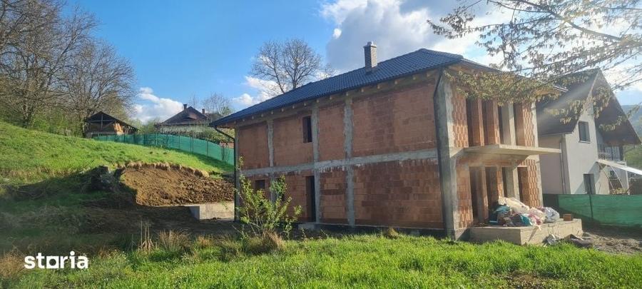 Casă cu 1 camere cu Teren 925 Mp în Central