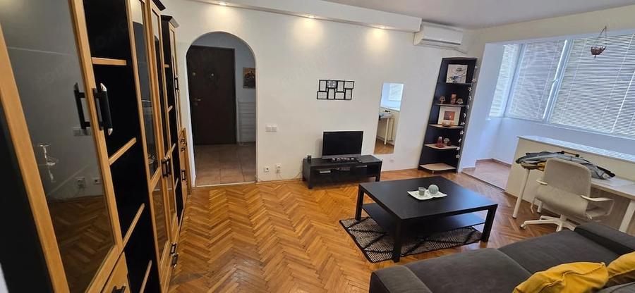 Apartament cu 2 camere nedecomandat în Unirii
