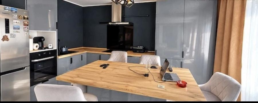 Casă cu 4 camere semidecomandat în Tărlungeni