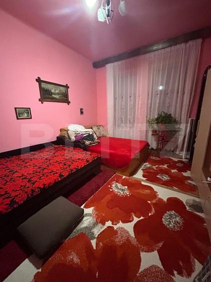 Apartament cu 3 camere semidecomandat, mobilat în Tipografilor