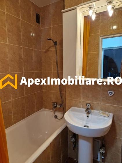 Garsonieră decomandată, mobilată în Moșilor